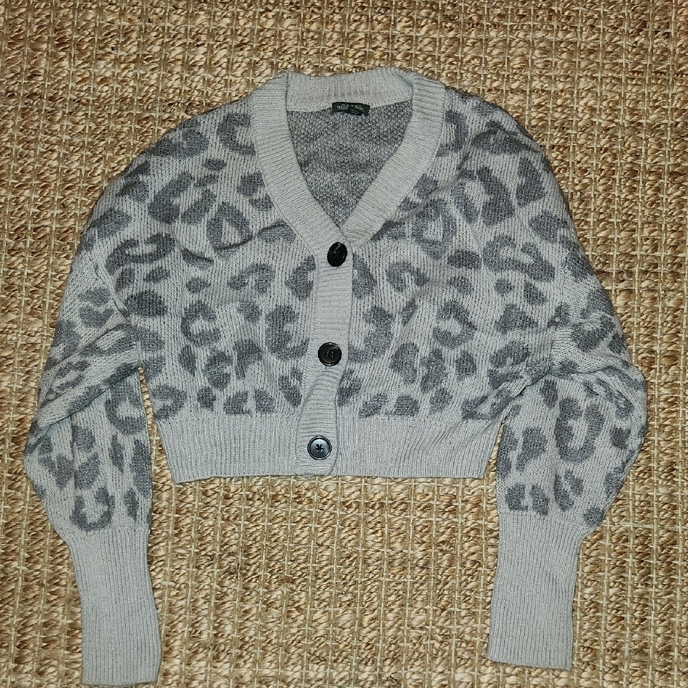 Wild Fable Gray Cropped Soft Classic Goth  Animal Print XS Cardigan